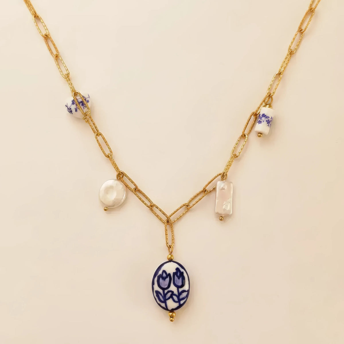 Blue and bloom Pendant Necklace