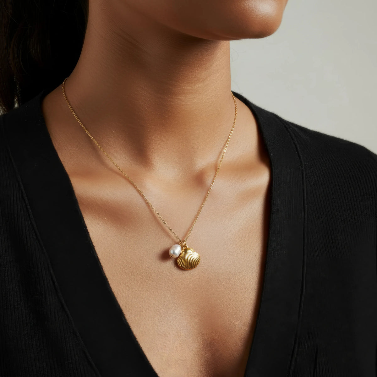 Shell Pendant Necklace