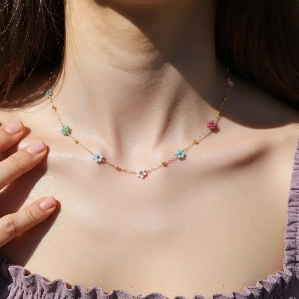 Sweet Flowers Beading Necklace