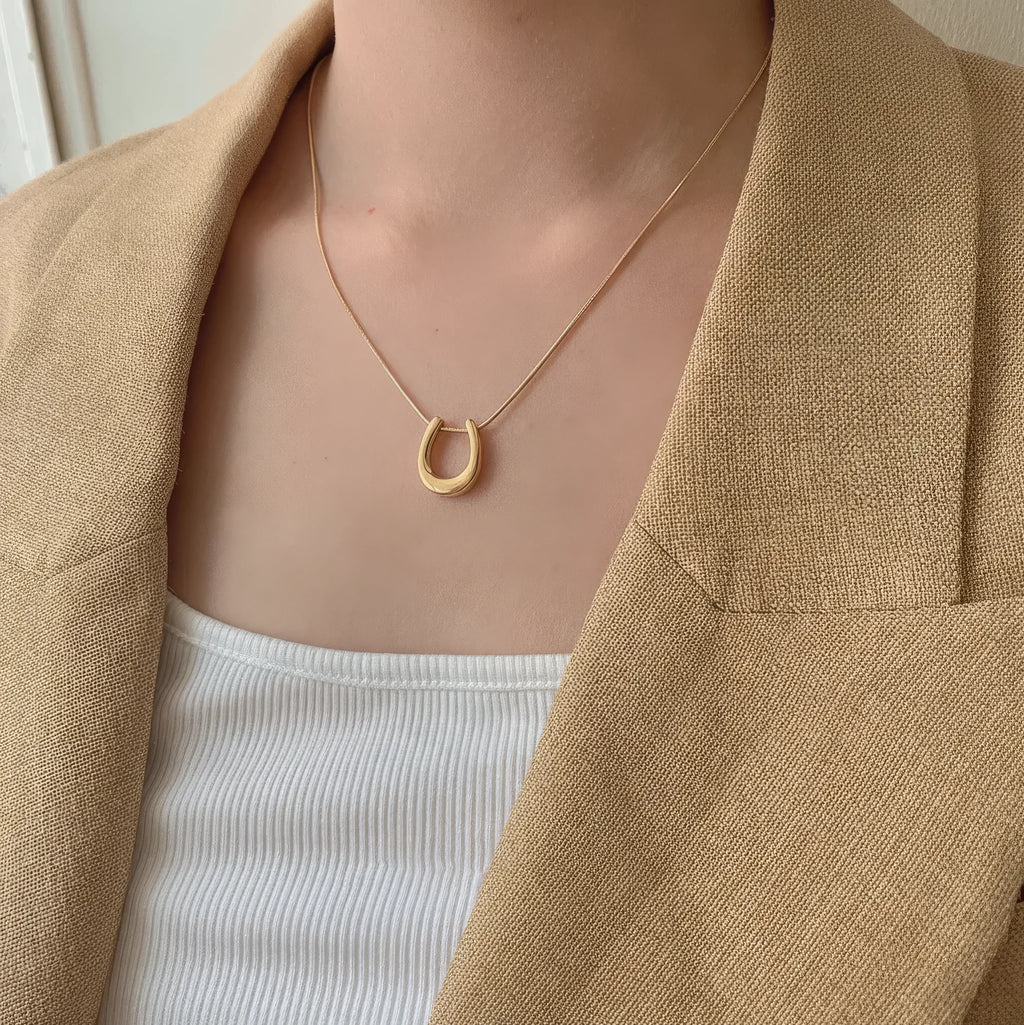 The Roseh effect Necklace