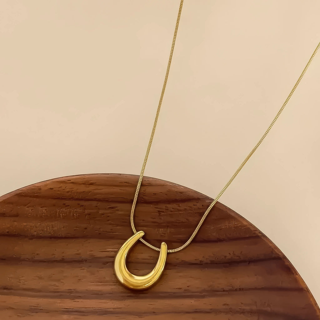 The Roseh effect Necklace